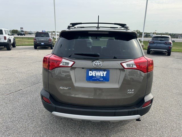 2015 Toyota RAV4 XLE photo 6
