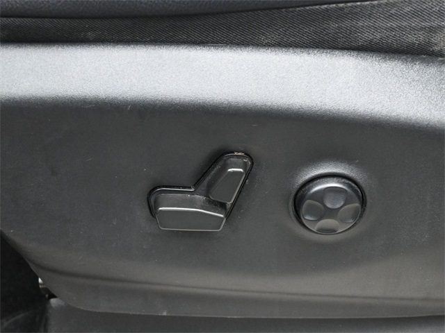 2022 Chrysler Pacifica Touring L photo 17