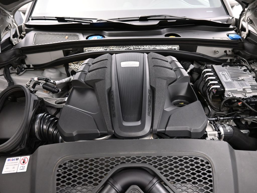 2024 Porsche Macan GTS photo 17