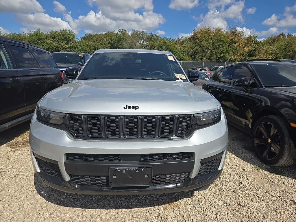 2024 Jeep Grand Cherokee Altitude photo 4