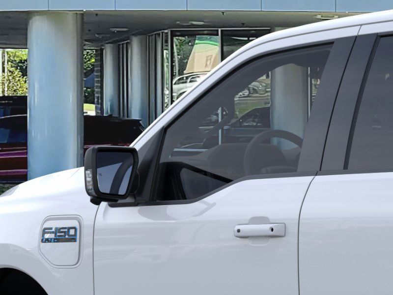 2025 Ford F-150 Lightning photo 18