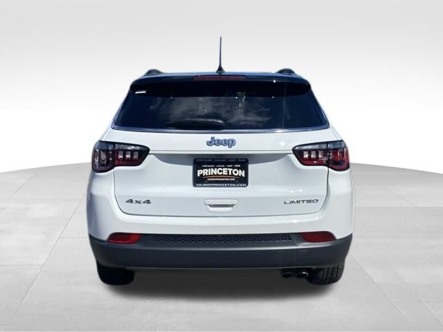 2022 Jeep Compass Limited photo 4