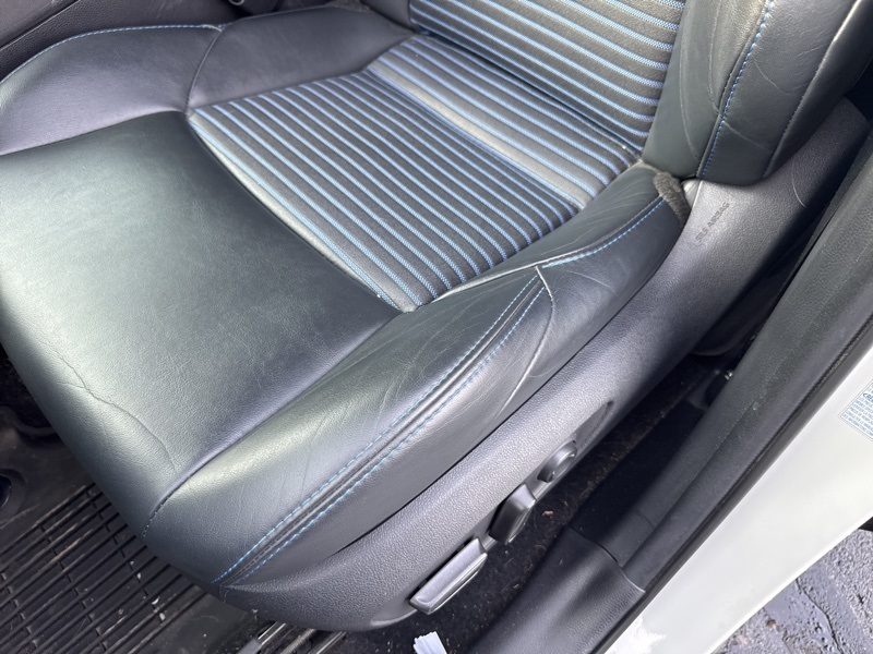 2021 Toyota RAV4 Hybrid XSE photo 21