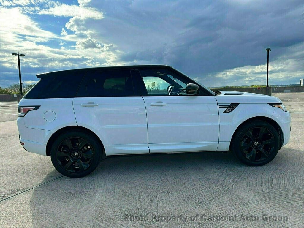 2015 Land Rover Range Rover Sport HSE photo 2