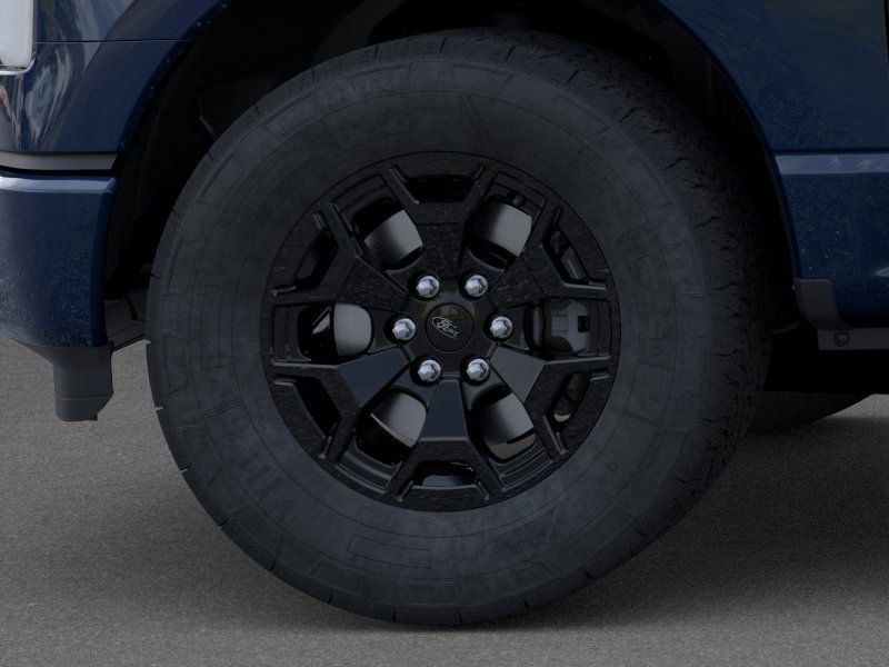 2025 Ford F-150 Lightning XLT photo 17