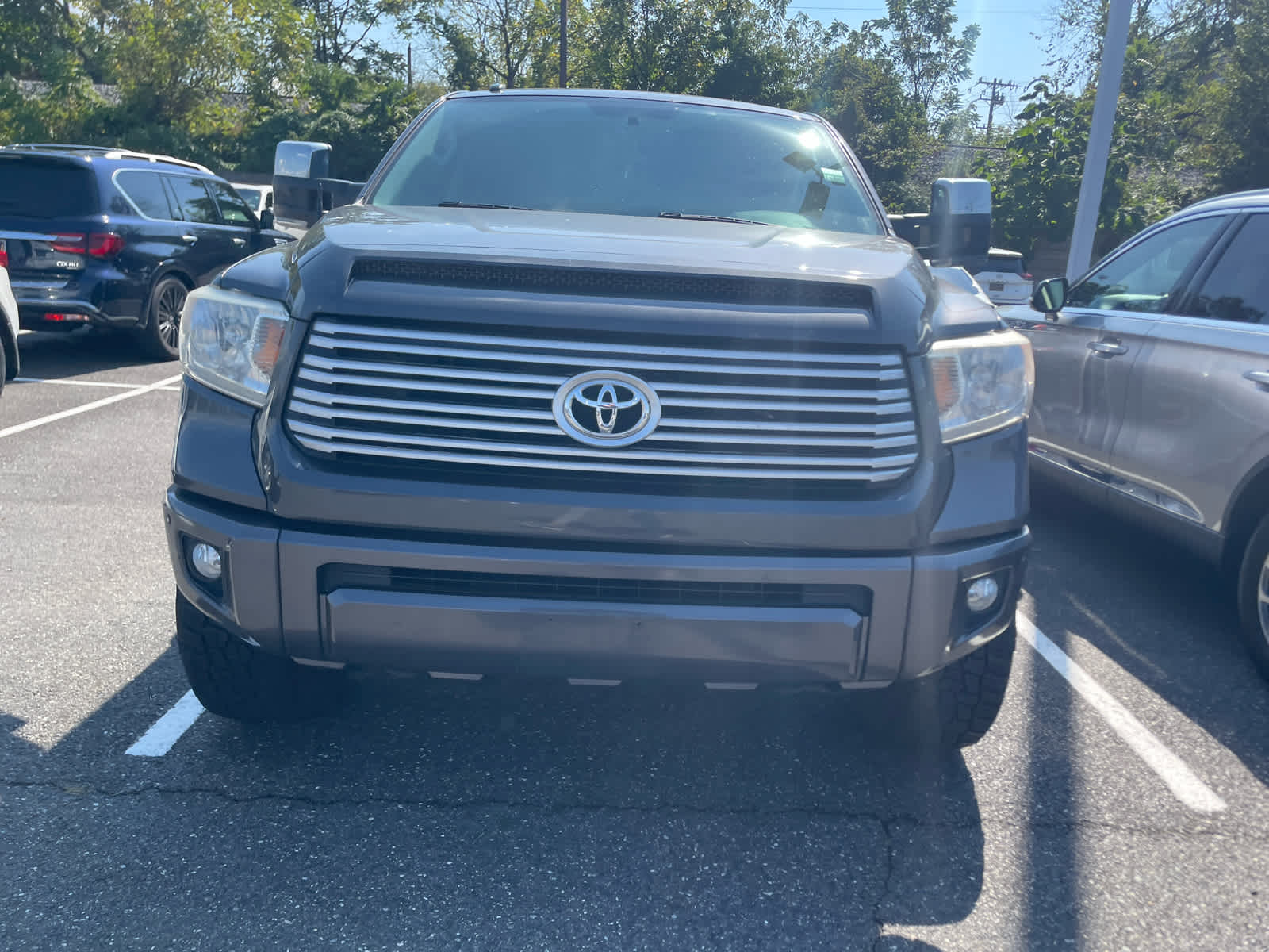 2017 Toyota Tundra Platinum CrewMax photo 2