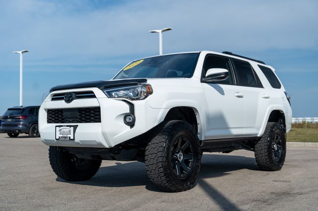 2022 Toyota 4Runner SR5 Trail photo 3