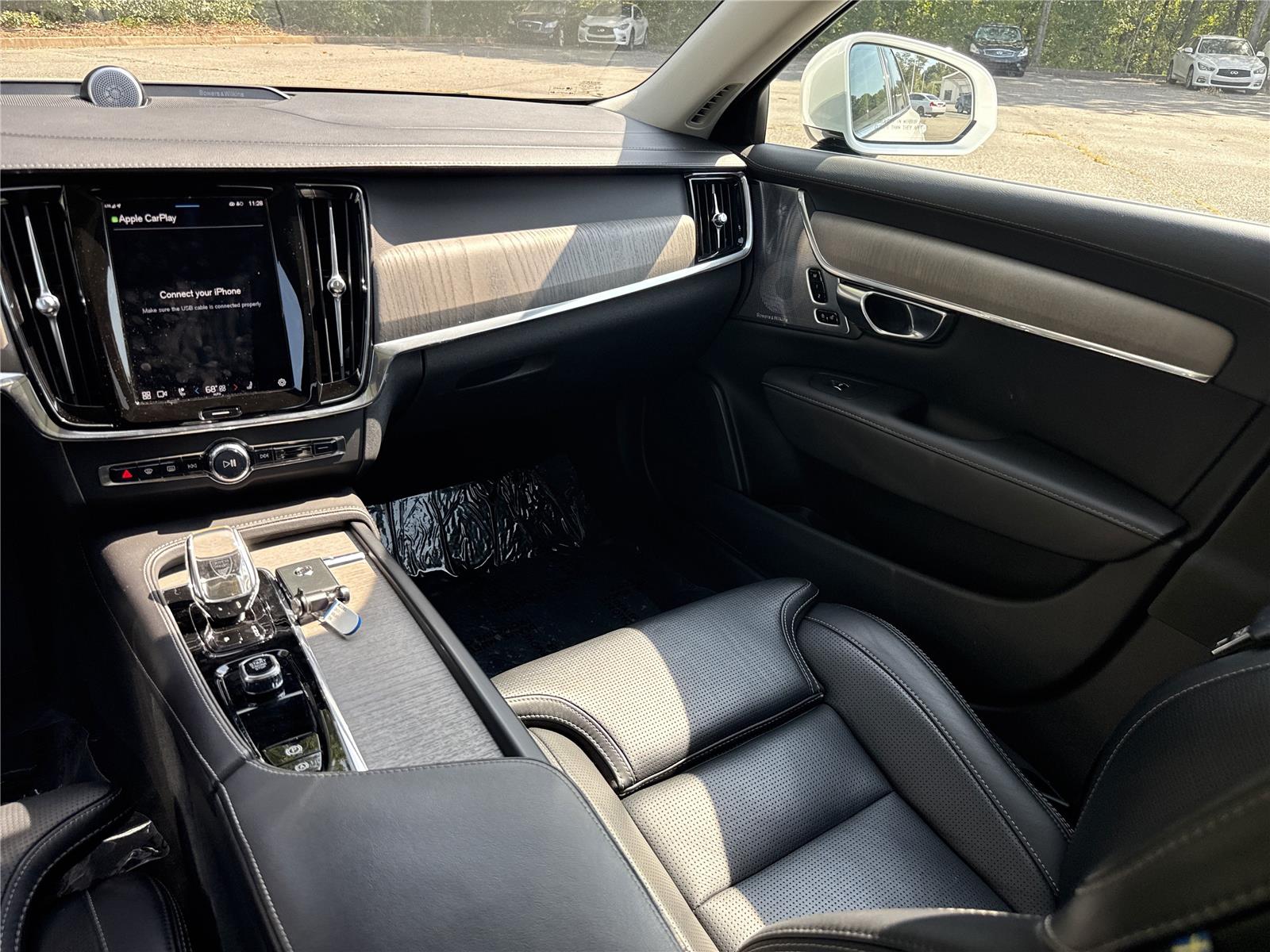 2023 Volvo S90 Ultimate photo 17