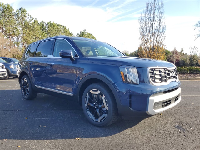 2025 Kia Telluride S photo 3