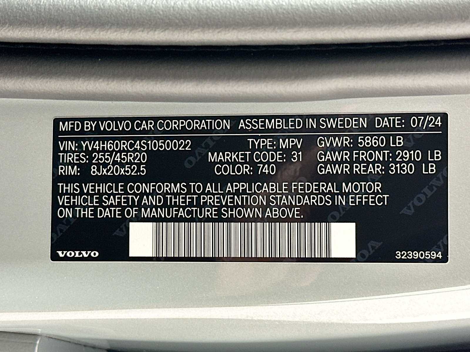 2025 Volvo XC60 T8 Plus photo 26