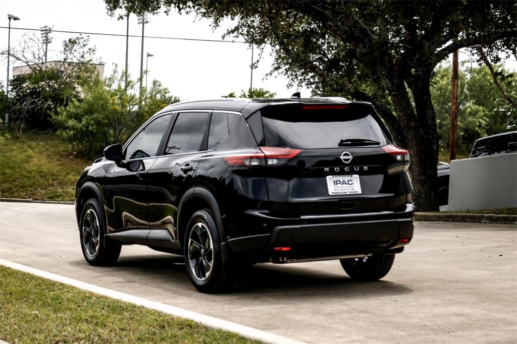 2025 Nissan Rogue SV photo 5