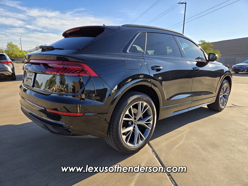 2022 Audi Q8 55 Premium photo 3