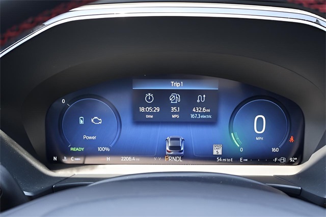 2025 Ford Escape Hybrid ST-Line Select photo 6