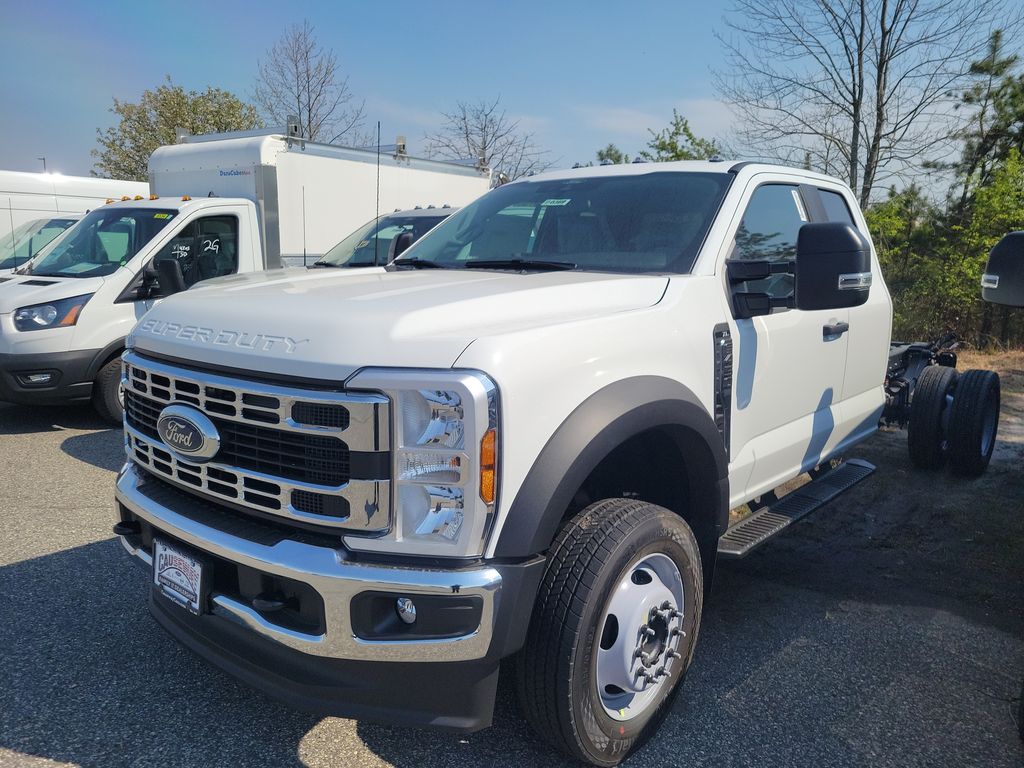 2025 Ford F-450 Super Duty Chassis Cab XL's photo
