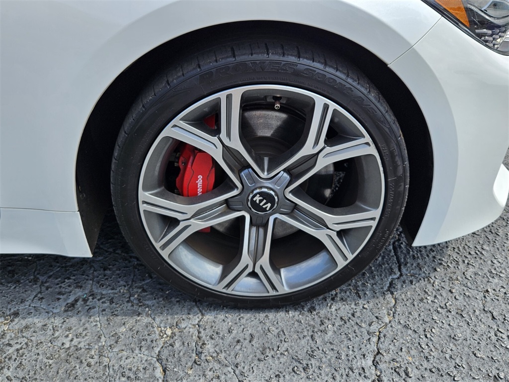 2020 Kia Stinger GT2 photo 16