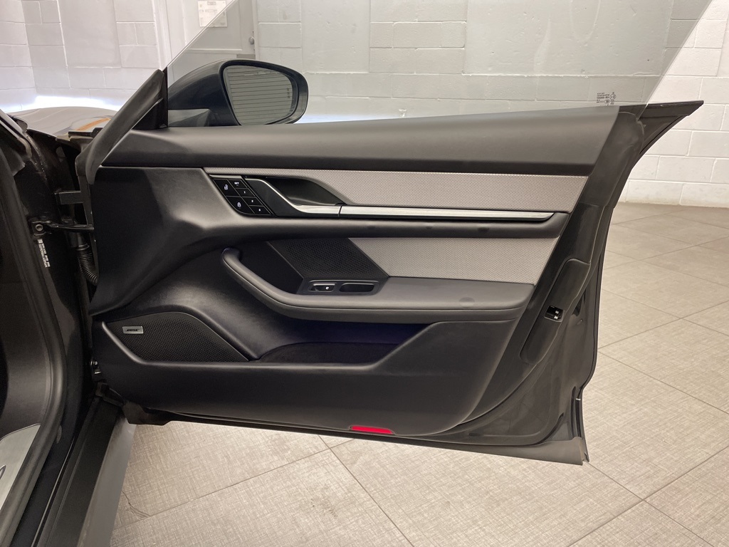 2024 Porsche Taycan 4S photo 23