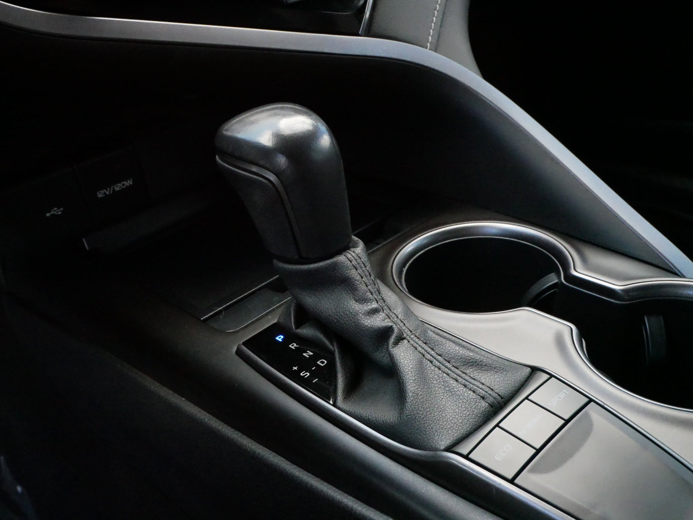 2023 Toyota Camry SE photo 21