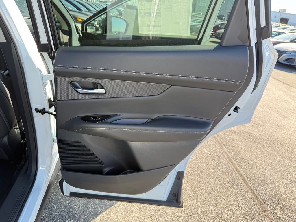 2025 Nissan Murano SL photo 30