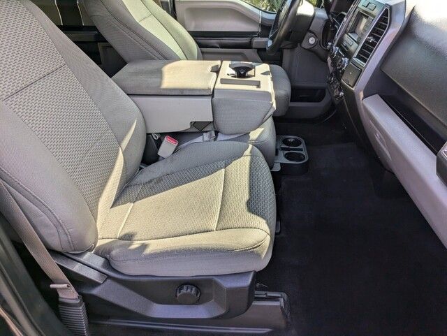 2015 Ford F-150 XLT photo 28