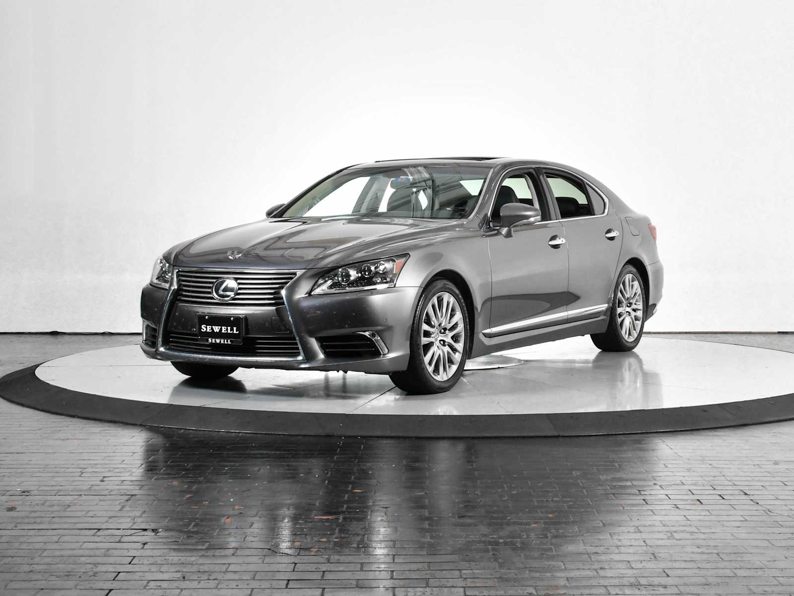 2014 Lexus LS Base's photo
