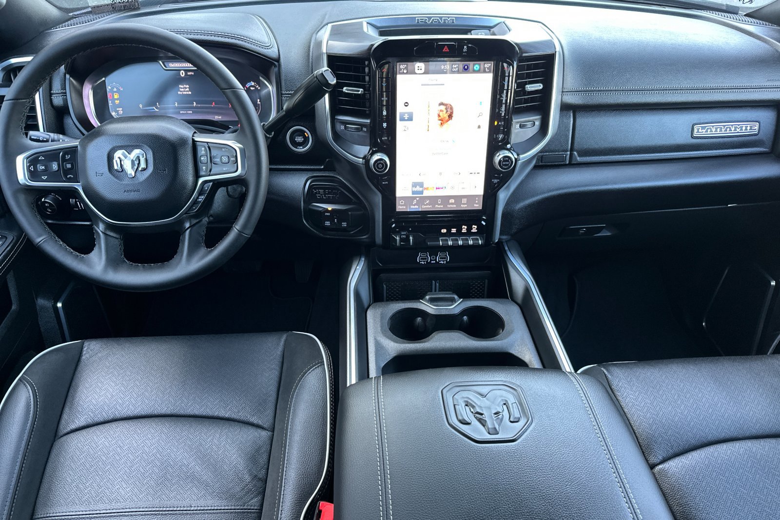 2025 Toyota RAV4 Laramie photo 10