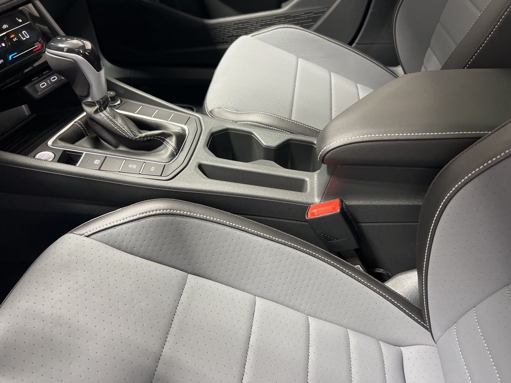 2025 Volkswagen Jetta 1.5T SE photo 23