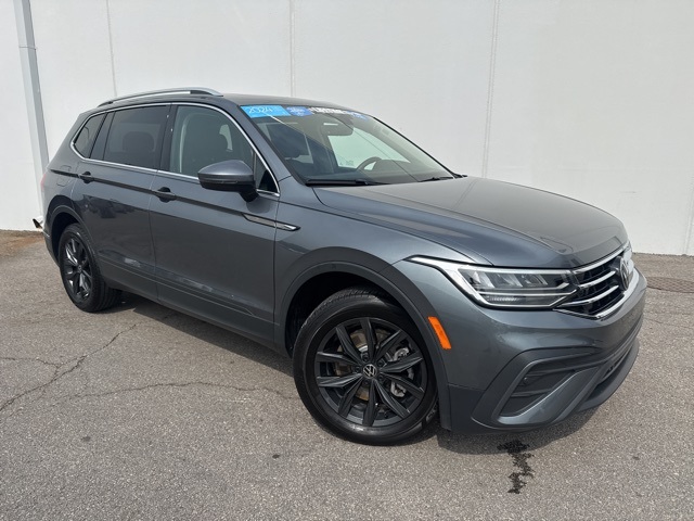 Certified 2024 Volkswagen Tiguan SE with VIN 3VVMB7AXXRM167624 for sale in Kansas City