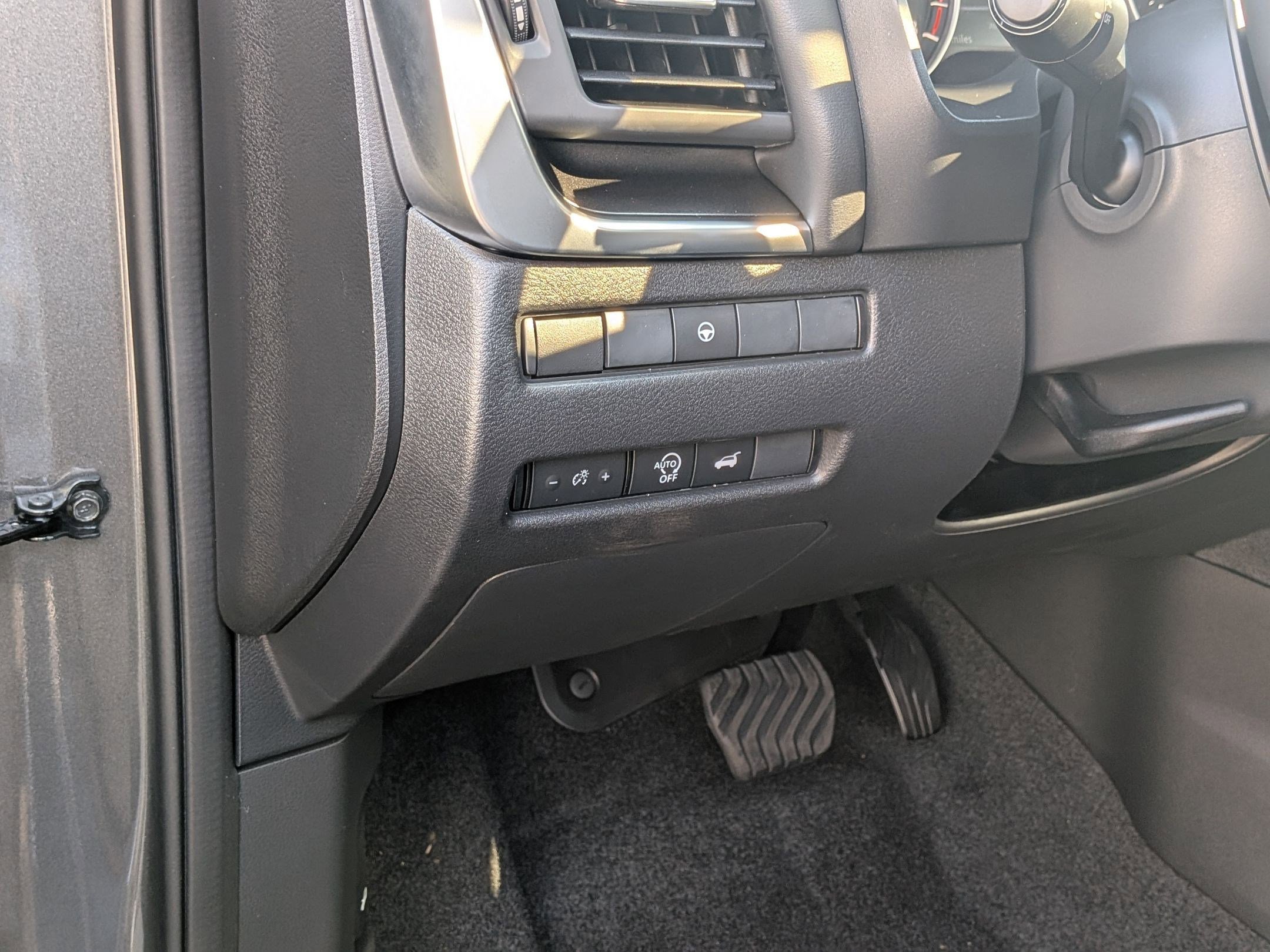 2026 Nissan Rogue SV photo 7