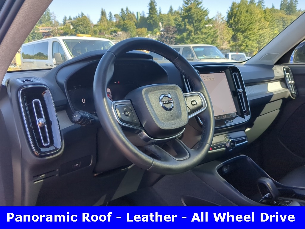 2024 Volvo XC40 Core photo 8