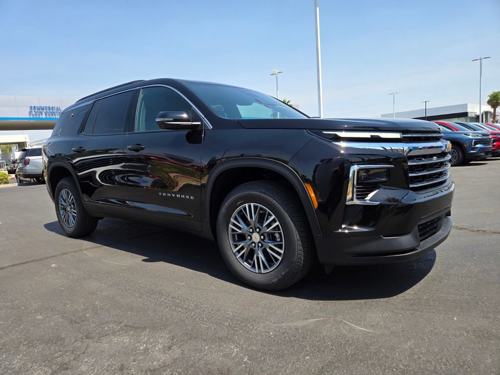 2026 Chevrolet Traverse photo 2