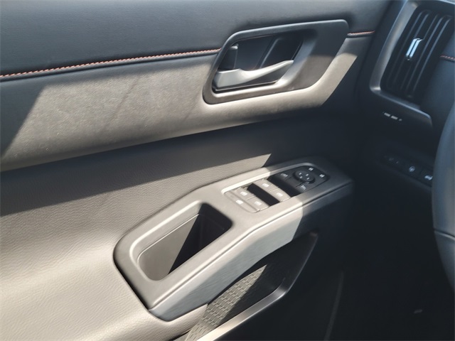 2025 Nissan Pathfinder Rock Creek photo 26