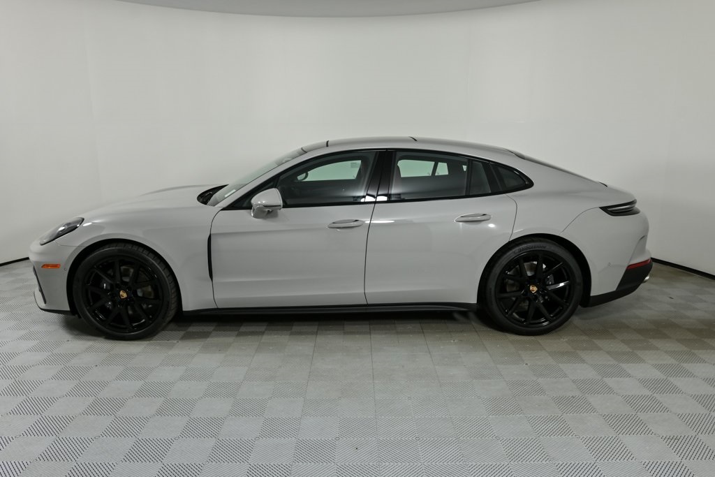 2025 Porsche Panamera Base photo 2