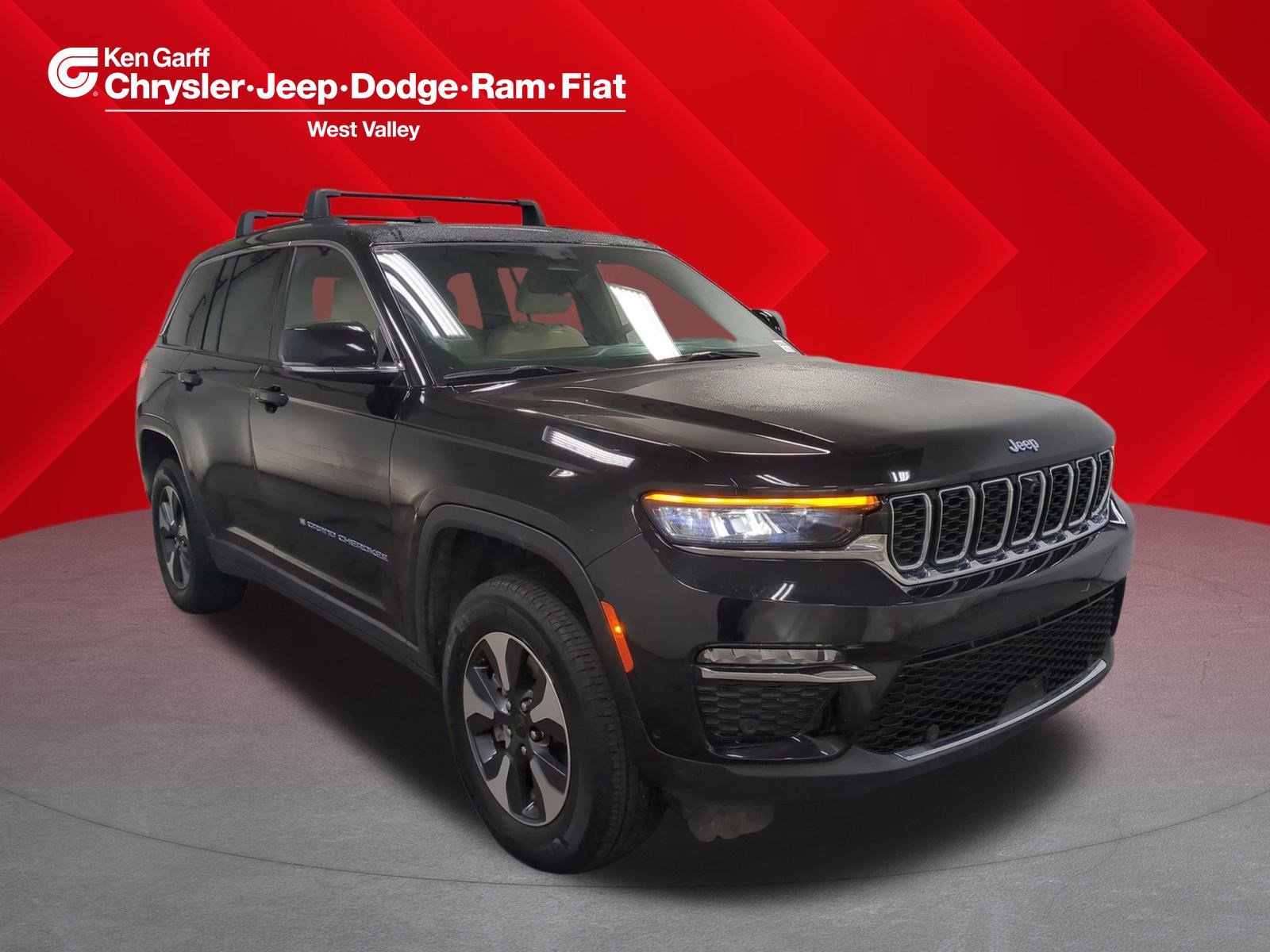 2022 Jeep Grand Cherokee 4xe's photo