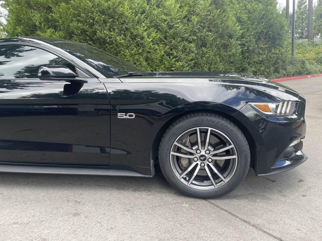 2017 Ford Mustang GT photo 2