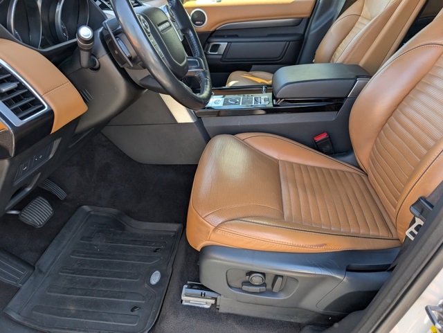 2017 Land Rover Discovery HSE Luxury photo 25