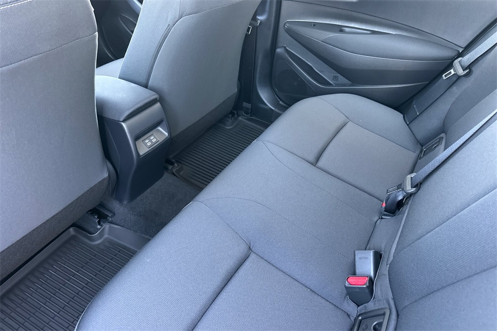 2025 Toyota Corolla LE photo 12