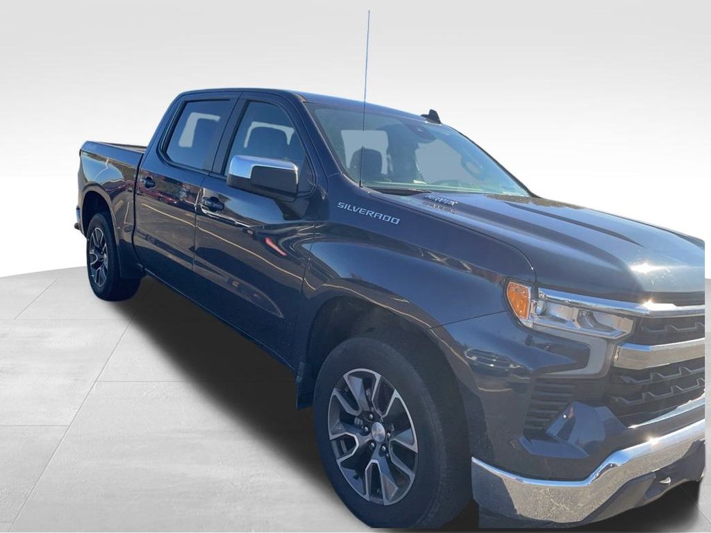 2022 Chevrolet Silverado 1500 LT photo 2