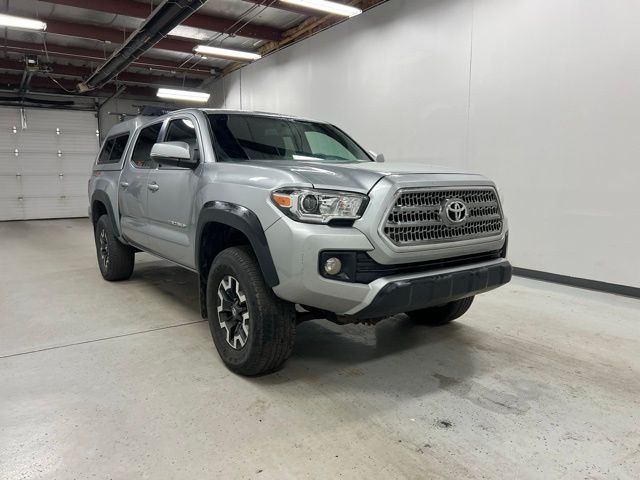 2017 Toyota Tacoma TRD Off-Road 4x4 Double Cab photo 2