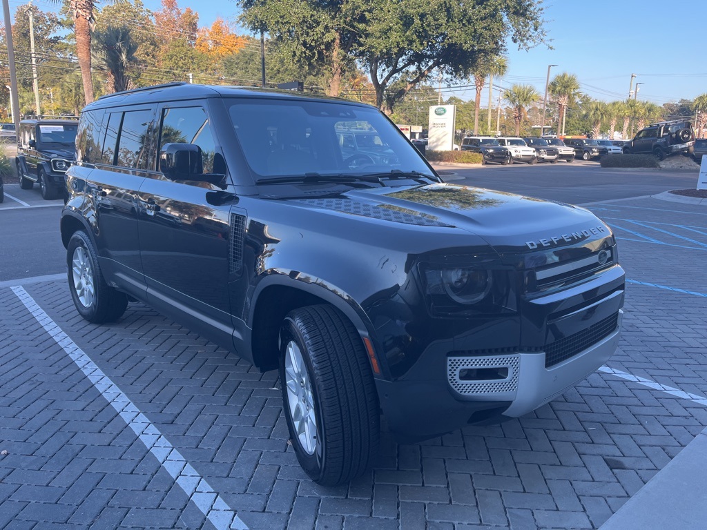 2022 Land Rover Defender 110 S photo 3