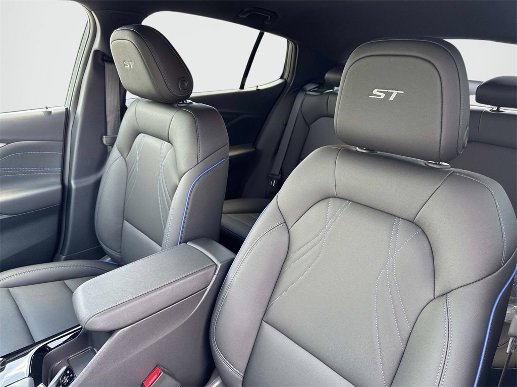 2026 Buick Envista ST photo 13