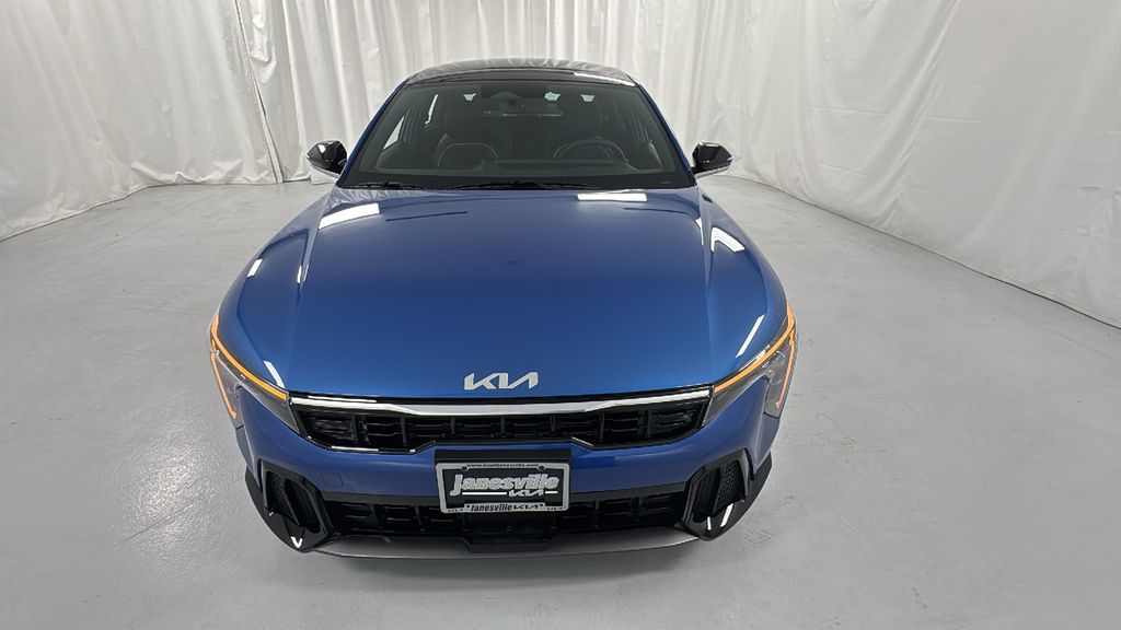 2025 Kia K4 GT-Line photo 8