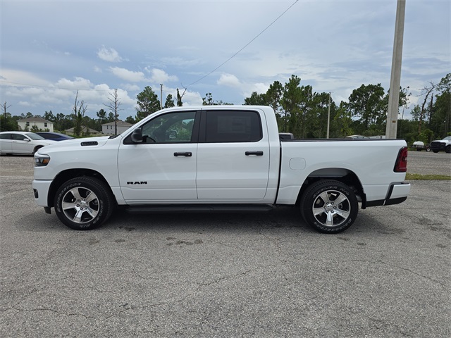 2025 Ram 1500 Tradesman photo 3