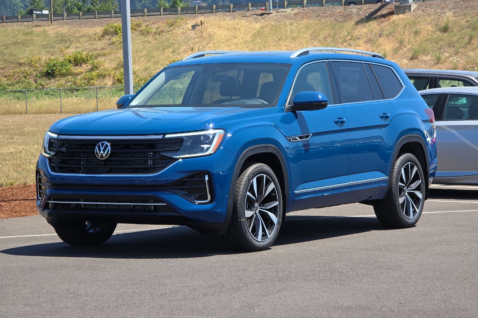 2025 Volkswagen Atlas SEL Premium R-Line photo 7