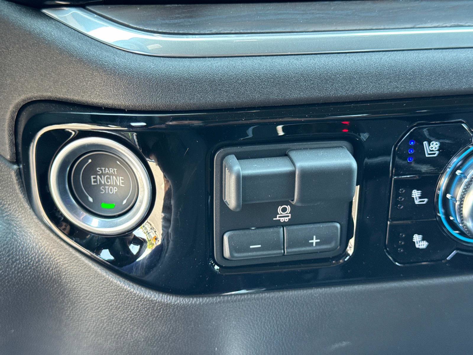 2025 Gmc Sierra 1500 SLT photo 16