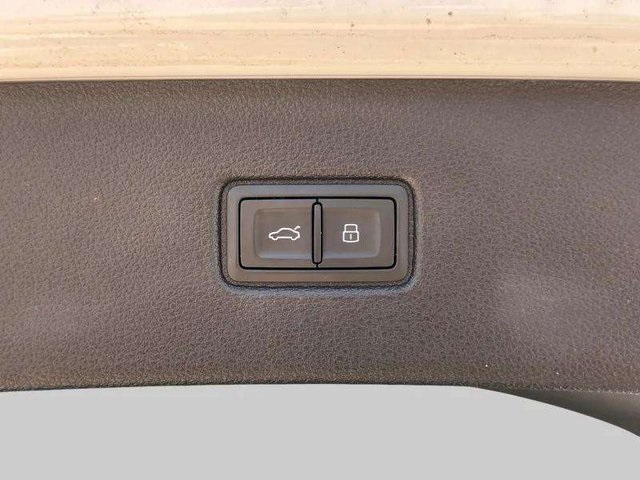 2023 Audi Q7 45 Premium photo 30