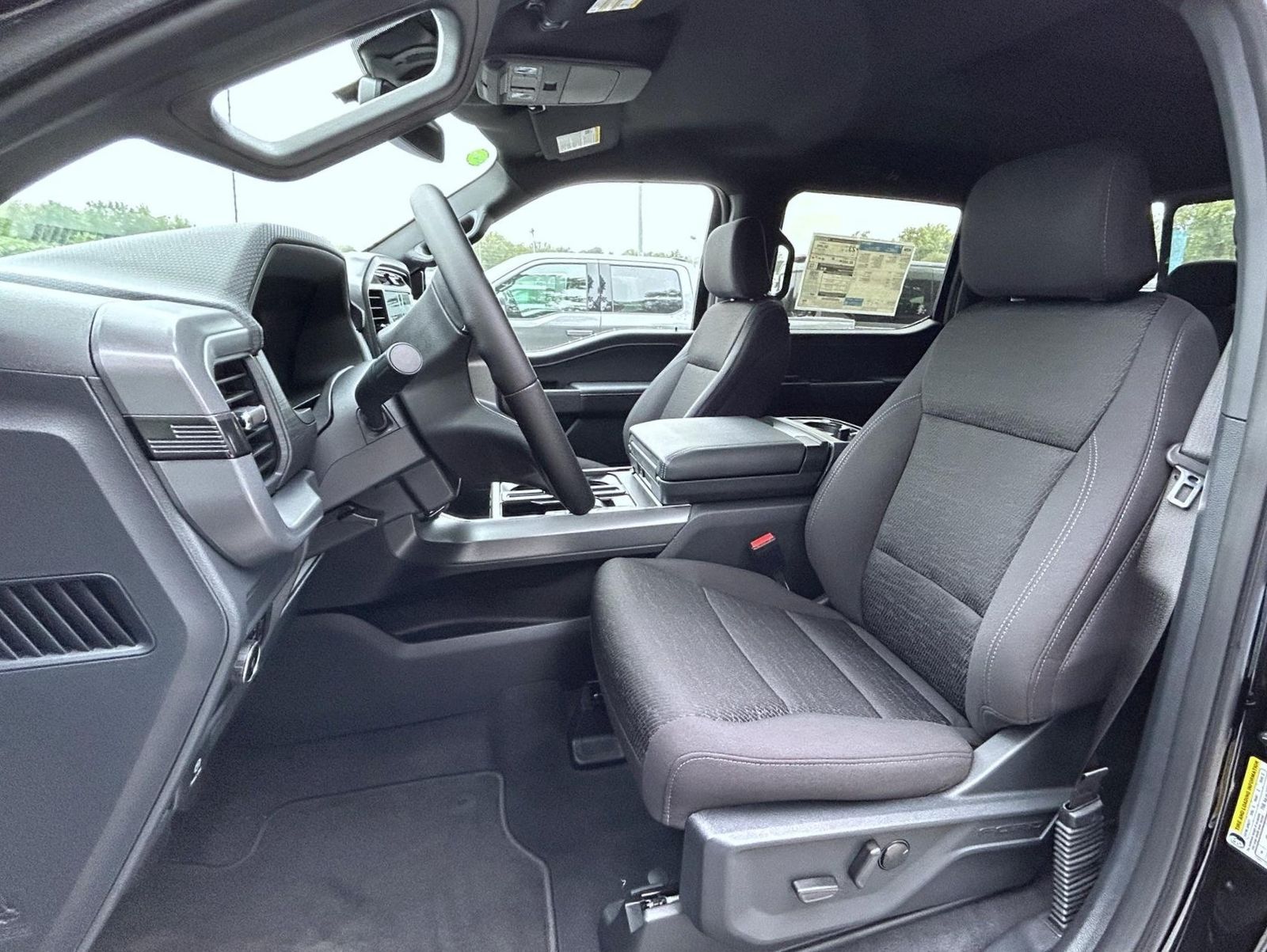 2025 Ford F-150 XLT photo 7