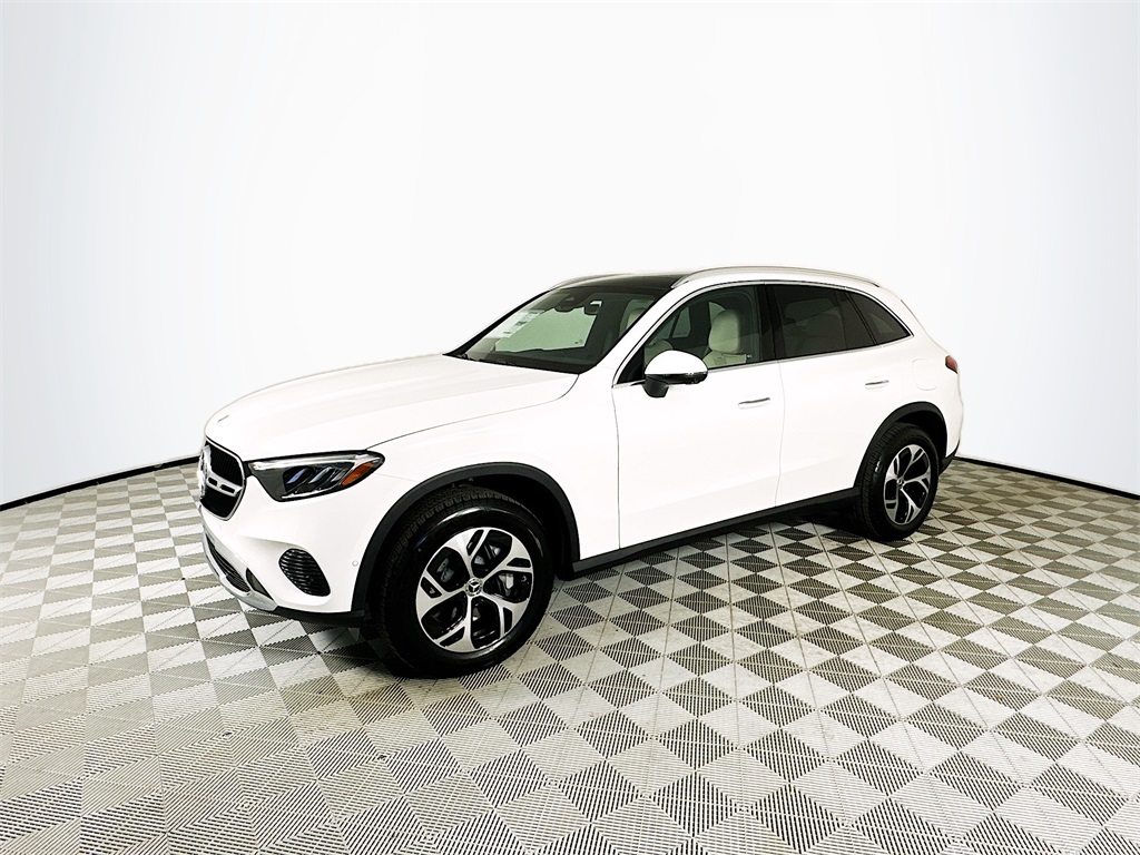 2026 Mercedes Benz GLC 350e 4MATIC photo 2