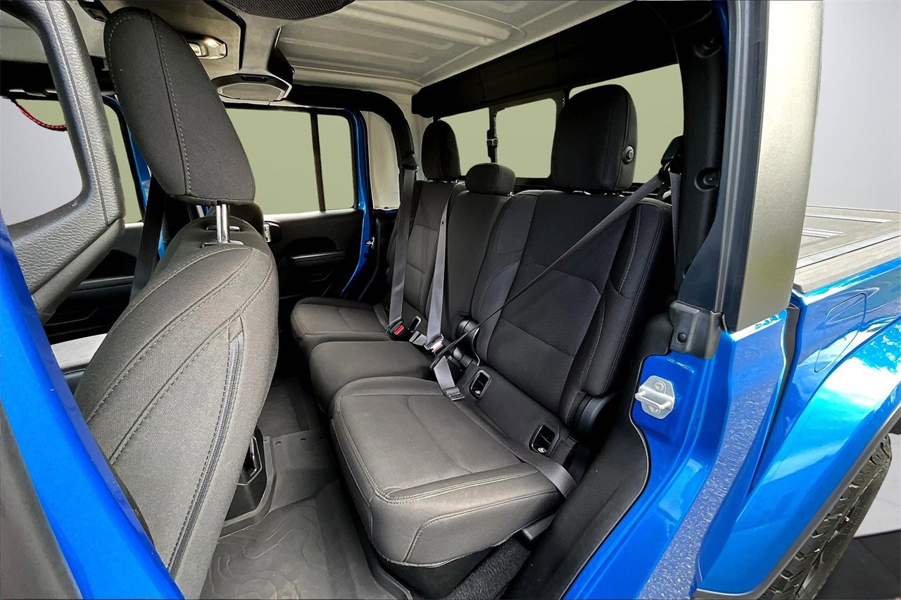 2023 Jeep Gladiator Willys photo 20