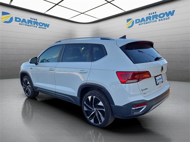 2022 Volkswagen Taos SEL photo 3