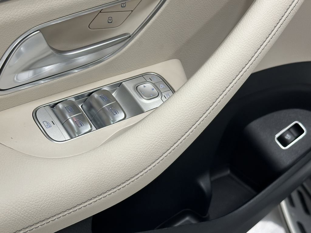 2026 Mercedes Benz GLS 450 4MATIC photo 8